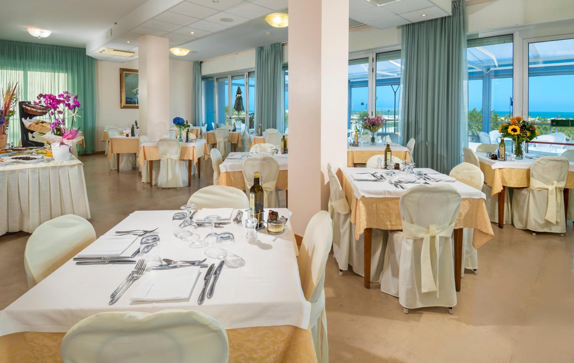 Hotel Astoria Cervia Kültér fotó